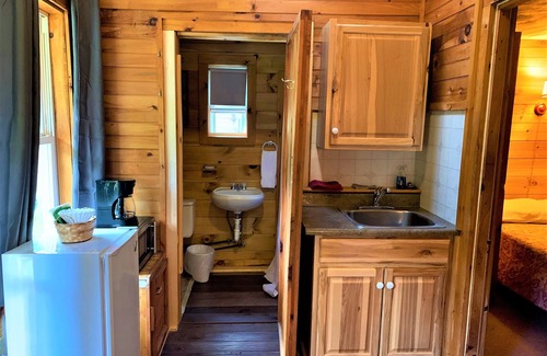 Barton Hotel | Pine Crest Motel And Cabins
