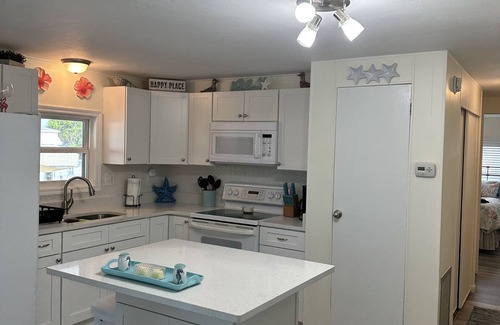 Flamingo Bay House | Pine Island Retreat 2/2 on Canal!!