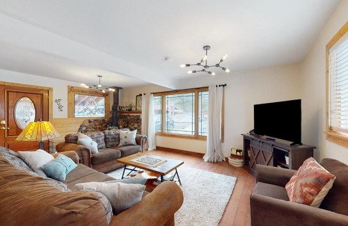 Tahoe Paradise House | Pine Lantern Retreat