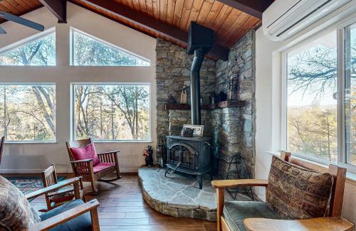Groveland House | Pine Mountain Magic