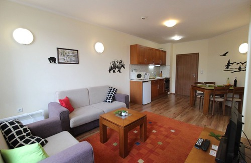 Shiligarnika Apartment | Pine Tree Apartment D34, Cedar Lodge 4