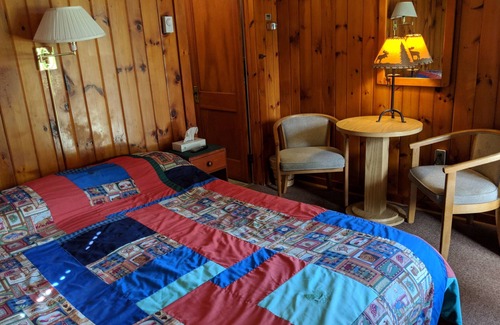 Chestertown Hotel | Pine Tree Motel & Cabins