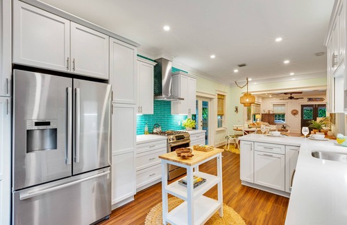 The Meadows House | PINEAPPLE BREEZE ~ JUST RENOVATED Home in The Meadows with Pool!