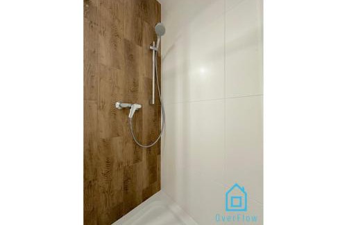 Siedlce House | Pineapple Room 10 Min to Old Town Gdańsk,PKP & Shopping Mall