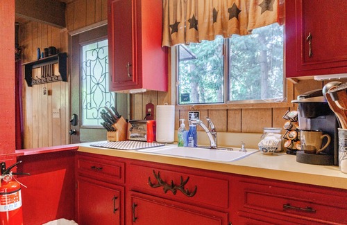 Cold Springs Cabin | Pinecrest Hideaway! Cozy cabin near Dodge Ridge Ski Resort and Pinecrest Lake