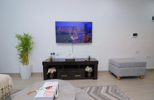 Kilimani Apartment | Pinecrest View one bedroom with heated swimming pool and Sauna