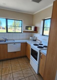 Twizel Apartment | Pinegrove Cottage - Unit2