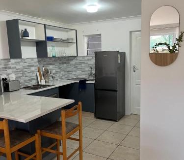 Pinelands Apartment | Pinelands Self Catering Apartment