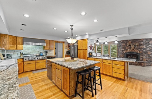 McCall House | Pines on the Pond - Private Dock - 6 Bedrooms - WiFi - Large Driveway - Rio Vista Pond