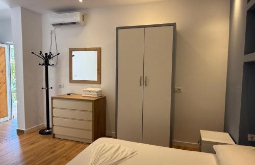 Himare House | PineSide Rooms