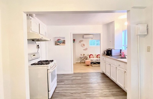 Rosemead House | Pink Charming 2BRs house near DTLA