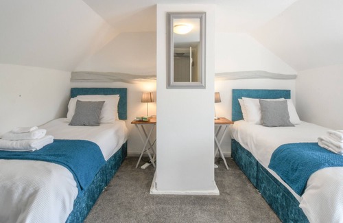 Diss Cottage | PINK COTTAGE, STRADBROKE, pet friendly, with open fire in Stradbroke