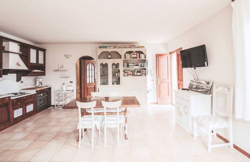 Menaggio Apartment | Pink House, charming garden with lake view