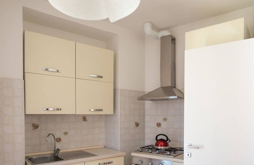 Nesso House | PINK WITH WIFI, PARKING AND AIR CONDITIONING