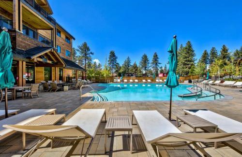 Lakeside Park Apartment | Pinnacle Stateline Resort BBQ Hot Tub Pool Zalanta 214