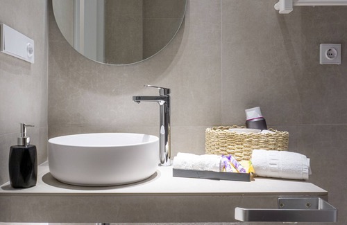 Camins al Grau Apartment | Pintor Nicolau B - Estudio Chic