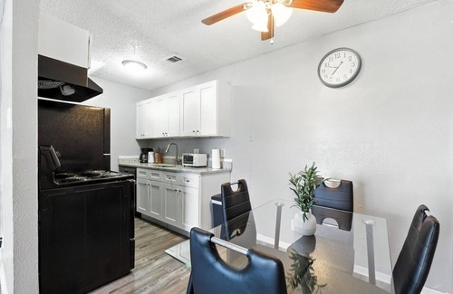 South Arlington Apartment | Pioneer Creek 608-08 I Spacious 1 Bed 1Bath