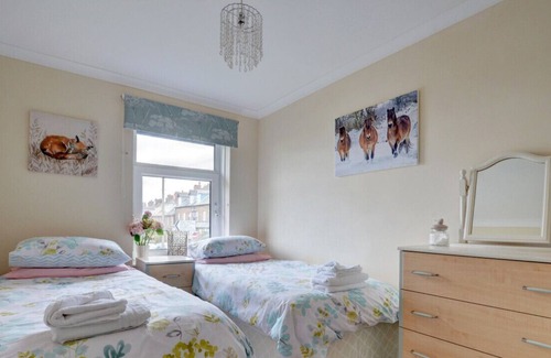 Lynton House | Pip's Corner - Three Bedroom House, Sleeps 6