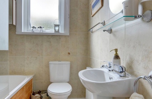 Lynton House | Pip's Corner - Three Bedroom House, Sleeps 6