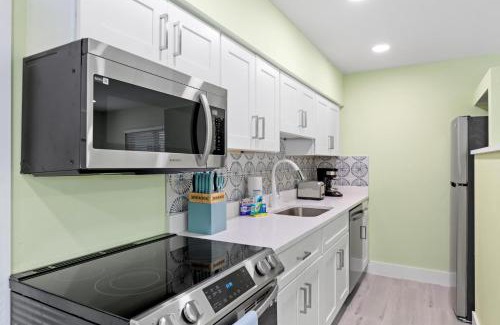 Sanibel House | Pirates Retreat Cottage at Palmview Inn of Sanibel