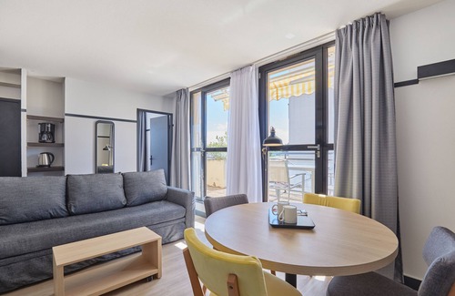 Couronne Urbaine Condo | Piscine et soleil à deux pas du Cours Mirabeau