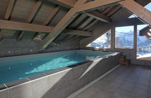 La Toussuire Ski Chalet | Piscine Privée | Beau Chalet Privé