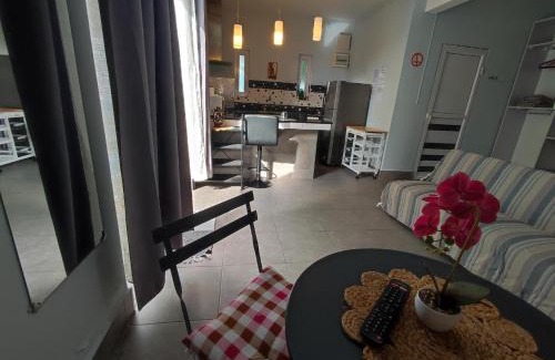 Grand-Baie Villa | Piscines Privées et Chauffées, Private Heated Pools