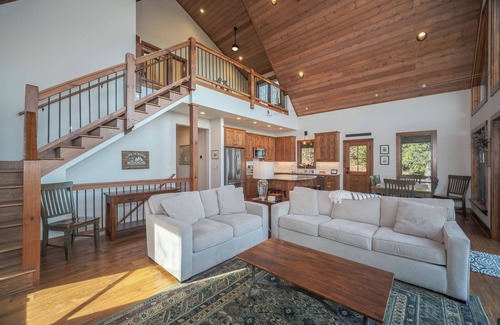 Pisgah Forest House | Pisgah Retreat - 3 Bedroom Custom Home with Mountain Views!