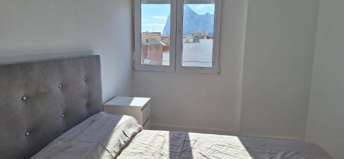 La Linea de la Concepcion Apartment | Piso centrico