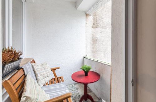 Sielce Apartment | Piwarskiego by VAYA STAYS