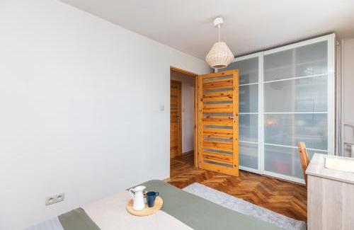 Sielce Apartment | Piwarskiego by VAYA STAYS