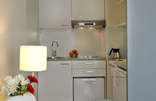 13th Arrondissement Apartment | Place D'Italie Studio Apartment With Aircon