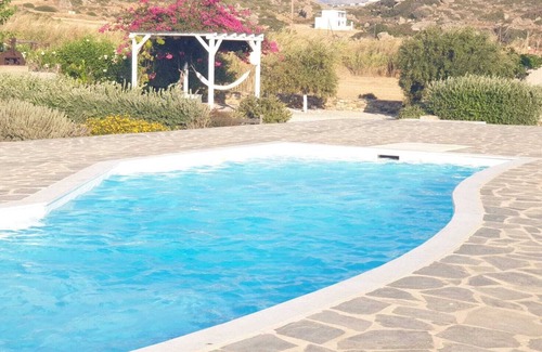 Maragas House | Plaka Sunset Apartment Naxos with swimming pool, garden, terrasse with see view