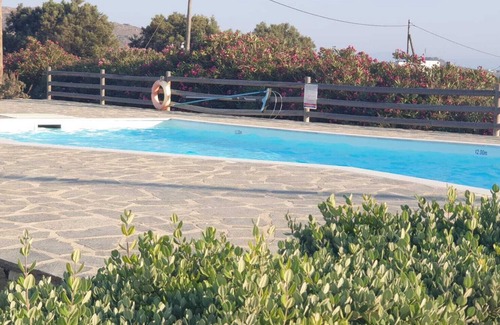 Maragas House | Plaka Sunset Apartment Naxos with swimming pool, garden, terrasse with see view