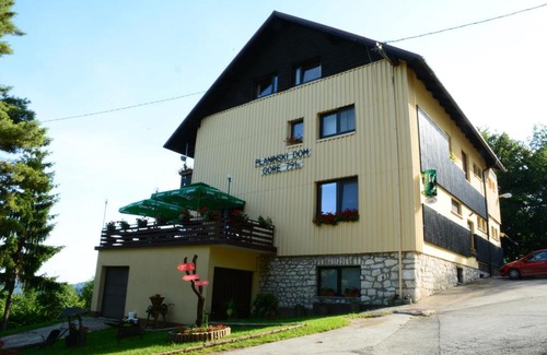 Hrastnik Hotel | Planinski Dom Gore