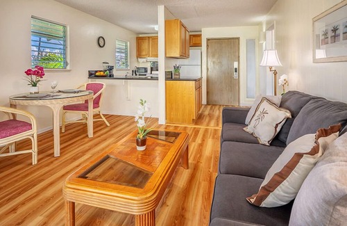 Wailua Condo | Plantation Hale Pool and Tropical Garden View - 1 bdm, Area AC