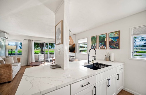 Wailua Condo | Plantation Hale Suite J8 AC, King Bed, Garden View, Ground Floor, Near Shops