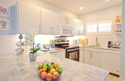 Seven Mile Beach Condo | Plantation Village #20 - 3 BR Ocean View Condo