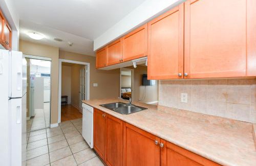 Downtown Mississauga Apartment | PlanURstay - 3BR & 2BTH 3888 Duke of York Blvd