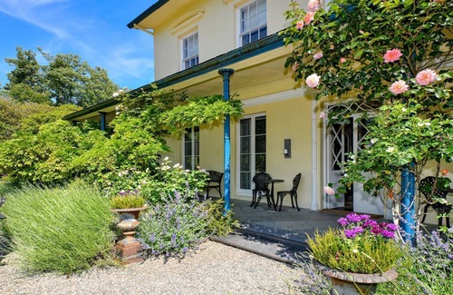 Efailnewydd Cottage | Plas Bodegroes - a dog that sleeps 22 guests in 11 bedrooms