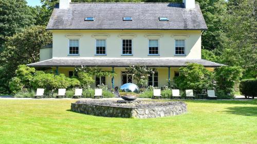Efailnewydd House | Plas Bodegroes