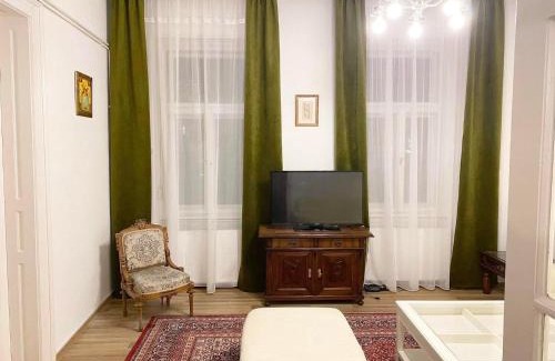 Tata Apartment | Platános Apartman Tata