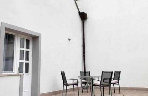 Tata Apartment | Platános Apartman Tata