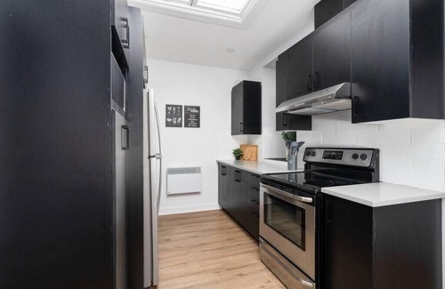 Quartier des Spectacles Apartment | Plateau| 4BR–2BA |Spacious Downtown Stay