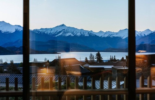 Wanaka House | Platinum Ridge | Lake Views | Sleeps 8
