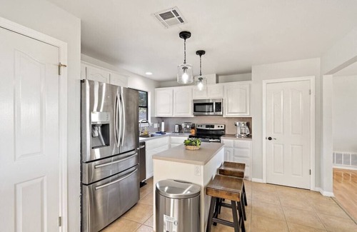 Spicewood House | Play pool, ping pong or go wine or brewery touring