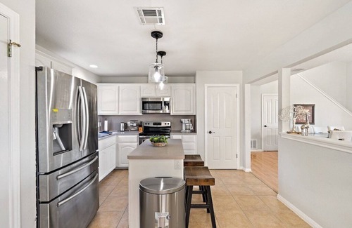 Spicewood House | Play pool, ping pong or go wine or brewery touring