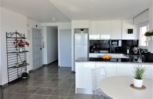 Platja d'Aro Apartment | Playa d'Aro,2 bedrooms, 2 bathrooms, sea view, air conditioning, large terrace, free wifi, private parking