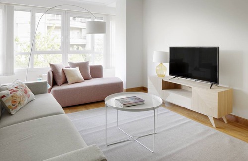 Antiguo Apartment | Playa de Ondarreta 2 by FeelFree Rentals
