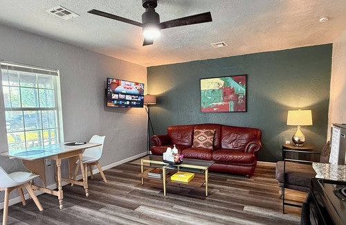 Central Oklahoma City Apartment | Plaza District Studio | $1500/month #20A | Full Kitchen + Queen Bed